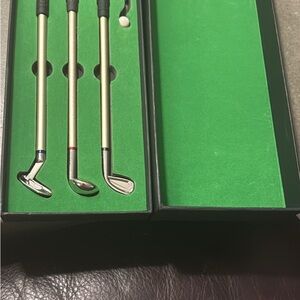 Golf Club Pen Set with balls and practice tee